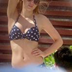 First pic of Bella Thorne wearing a bikini in Cancun
