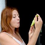 First pic of Elen Moore Eats a Juicy Melon
