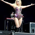 Fourth pic of Kesha Sebert sexy performs on the stage in London