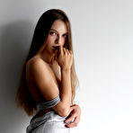 Second pic of Elin nude in erotic PRESENTING ELIN gallery - MetArt.com