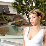 Fourth pic of Betty in Betty in nudism series