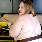 Second pic of Chubby Loving - Fat Babe Modelling In Workshop