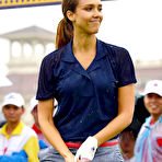 Fourth pic of Popoholic  » Blog Archive   » Jessica Alba Goes Golfing, Shows Off Her Shwingtastic Form