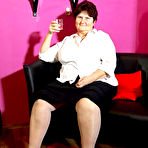 First pic of 
        Oldnanny.com - Wonderful older lady in nylons
    