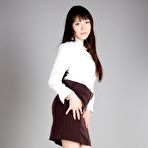 First pic of Heels-wearing hottie Yuma Miyazaki finally decides to show off her perfect feet
