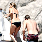 Second pic of Kate Moss Topless On The Yacht - Scandal Planet