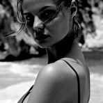 Second pic of Magdalena Frackowiak sexy and undressed on a beach