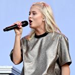 First pic of Zara Larsson legs at V Festival stage
