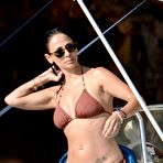 Second pic of Natalie Imbruglia sexy in bikini on a boat