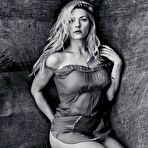 First pic of The hottest Vikings girl of them all. Katheryn Winnick aka Lagertha
