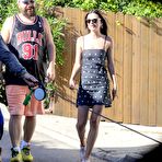 Fourth pic of CANDID - Emily Ratajkowski - out with friends in Los Angeles - 4/27/20 | Phun.org Forum