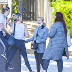 Third pic of Emma Roberts & Kristen Stewart - Hanging out in Los Angeles 8/30/20 - The Drunken stepFORUM - A place to discuss your worthless opinions