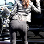 Third pic of Kelly Brook rug shopping in West Hollywood - 11 Pics | xHamster