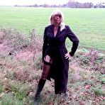 First pic of British Milf Barby opening her long coat flashing  drivers as they pass by – Exhibitionist amateurs