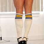Fourth pic of Bare Legs, Boots, Stockings, or Kneesocks? - 18 Pics | xHamster