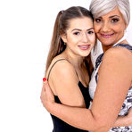 First pic of MILF Arwen has an affair with her hot teeny stepdaughter Serina Gomez - Mature.nl