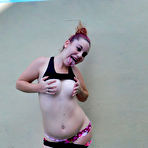 Second pic of Kinky Florida Amateur Teen Jessica Out Running 