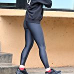 Third pic of Olivia Wilde - Leggings out in Los Angeles - 12/20/2023 - The Drunken stepFORUM - A place to discuss your worthless opinions