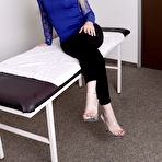 First pic of Lynn is ahot blonde Dutch MILF that masturbates and fucks the heel of her shoe in the doctors office - Mature.nl