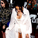 Fourth pic of Rihanna shows her sexy legs at 2014 MTV Movie Awards