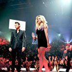 First pic of Britney Spears shows her legs at iHeartRadio Music Festival