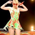 First pic of Iggy Azalea sexy performs on the stage
