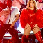 Second pic of Jennifer Lopez performs on the stage