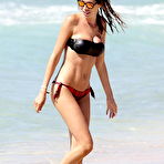 First pic of Aida Yespica enjoying day on the beach in Formentera