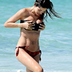 Fourth pic of Aida Yespica enjoying day on the beach in Formentera