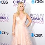 First pic of Kaley Cuoco at 2013 Peoples Choice Awards