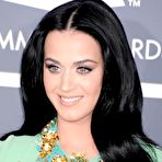 Second pic of Katy Perry cleavage in green dress at Grammy