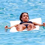 Fourth pic of Jessica Alba fully naked at Largest Celebrities Archive!