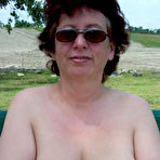 First pic of Mature ladies here