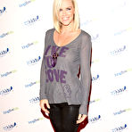 First pic of Jenny McCarthy cameltoe free photo gallery - Celebrity Cameltoes
