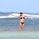 Second pic of Drew Barrymore in bikini on the beach in Hawaii