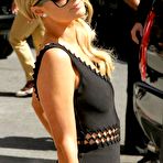 First pic of Paris Hilton arrives at the Late Show