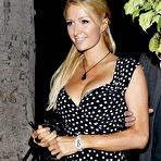 Third pic of Paris Hilton shows cleavage paparazzi shots