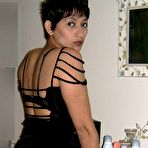 Fourth pic of Sex girlfriend pics :: Eccentric short-haired MILF naked during the time.. 
