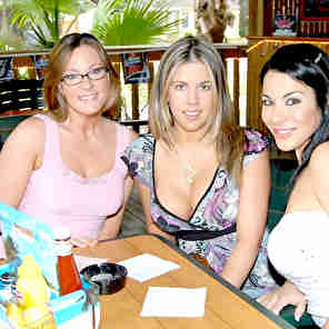 Milfnextdoor Com