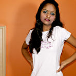 Second pic of MySexyDivya.com - Sexy Indian Babe Divya Yogesh