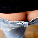 First pic of Jeska Vardinski in ripped jeans