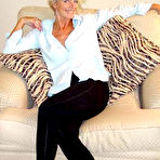 First pic of MILF Kiss - greatest milf porn collection !