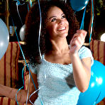 First pic of Balloon babe honey with helium balloons