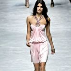 Fourth pic of Isabeli Fontana sexy and pokies runway shots