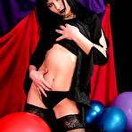First pic of Goth Balloon Girl