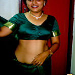 First pic of Neha Nair - MySexyNeha.com - Sexy Indian Housewife