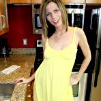 First pic of WifeCrazy.com :: Amateur Housewife