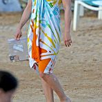 Second pic of Hayden Panettiere on the beach in Hawaii paparazzi shots