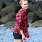 Third pic of Hayden Panettiere on the beach in Hawaii paparazzi shots