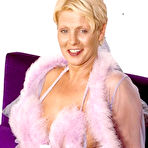 First pic of MILF Kiss - greatest milf porn collection !